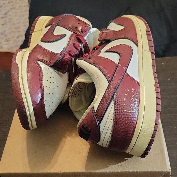 Nike Dunk Low SE Sisterhood Sail Team Red (Womens) Womens Sz 9 - Picture 8 of 11